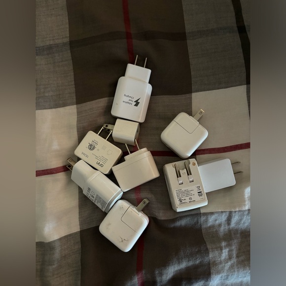 9 usb charger boxes (variety) - Picture 3 of 3